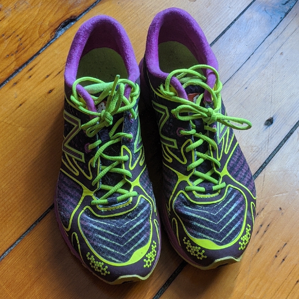 New Balance 1400v1 Women's Sz 7 Running Shoe Glow-in-the-Dark!